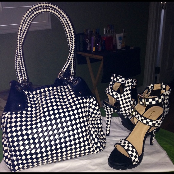 Meet your Posher, Youlanda - Picture 2 of 4